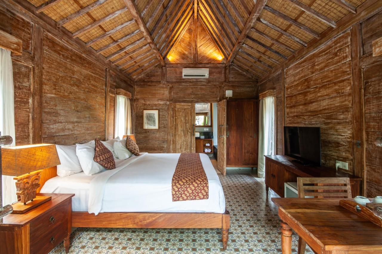 Hotel Outpost